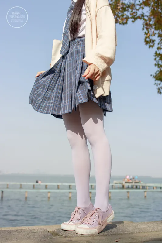 森萝财团 有料004  依依 湖边JK白丝 [77P] - 森萝财团